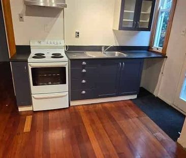 Tidy, secluded central city apartment in Linton st - Photo 3