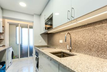 Spacious 4 bed penthouse, furnished and equipped in Marbella, near the Dunes of Artola and Cabopino