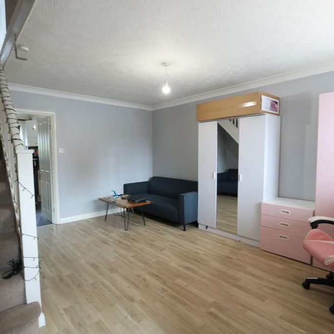 2 bedroom terraced house to rent - Photo 1