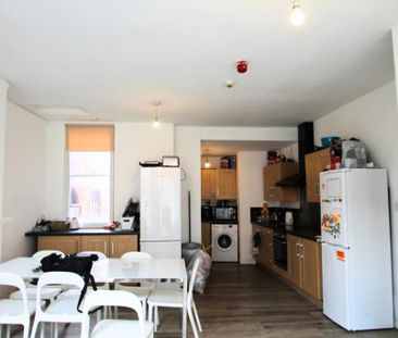 7 bedroom flat to rent - Photo 2