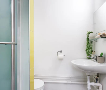 1 bedroom in a flat share to rent - Photo 4