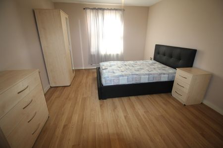 2 Bed Student Accommodation - Photo 4