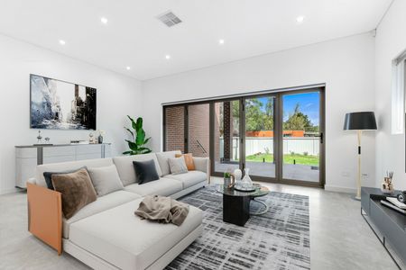 Ultra Modern 4 Bedroom Duplex - Photo 2