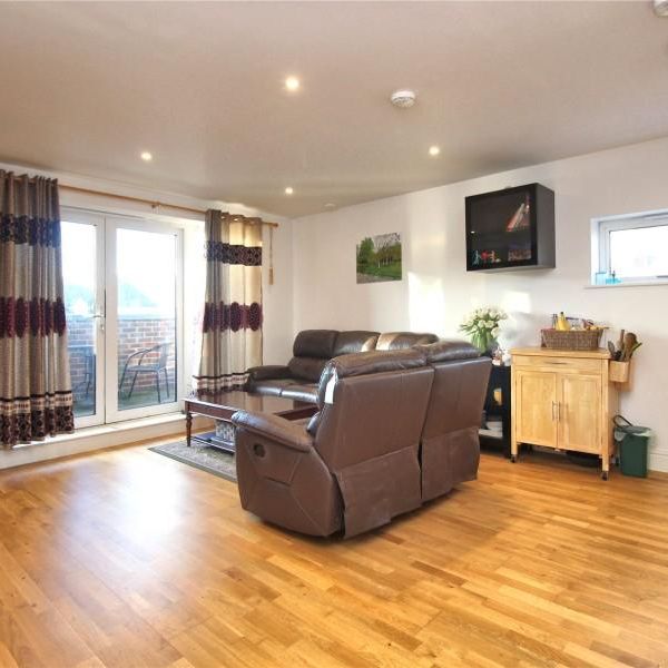 2 bedroom flat to rent - Photo 1