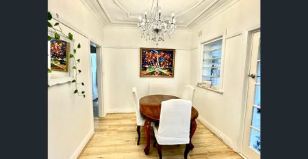 Stylish 4-Bedroom Residence in Prestigious Concord West - Photo 2