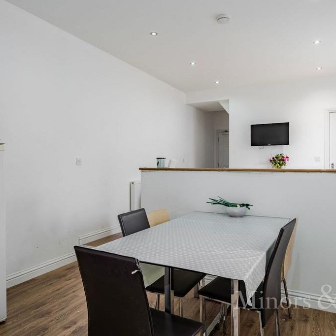 5 bedroom semi-detached house to rent - Photo 1