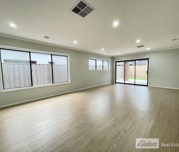 Move in before Christmas!! - Photo 6