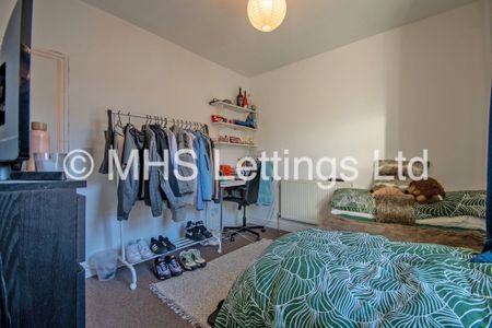 5 Bedroom Mid Terraced House for rent in Welton Place - Photo 3