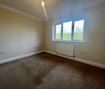 2 bedroom semi-detached bungalow to rent - Photo 4