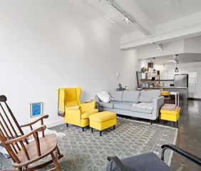 1 room apartment of 73m² in Montreal - Photo 1