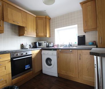 36 Main Street, Castledawson, BT45 8AB - Photo 2