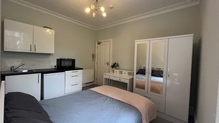 Ashley Road, Poole, Dorset, BH14 - Photo 2