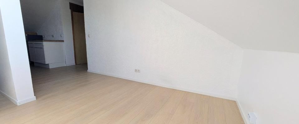 Helle 2-ZKB-Dachgeschosswohnung in Winkel (Dachgeschoss) - Foto 1