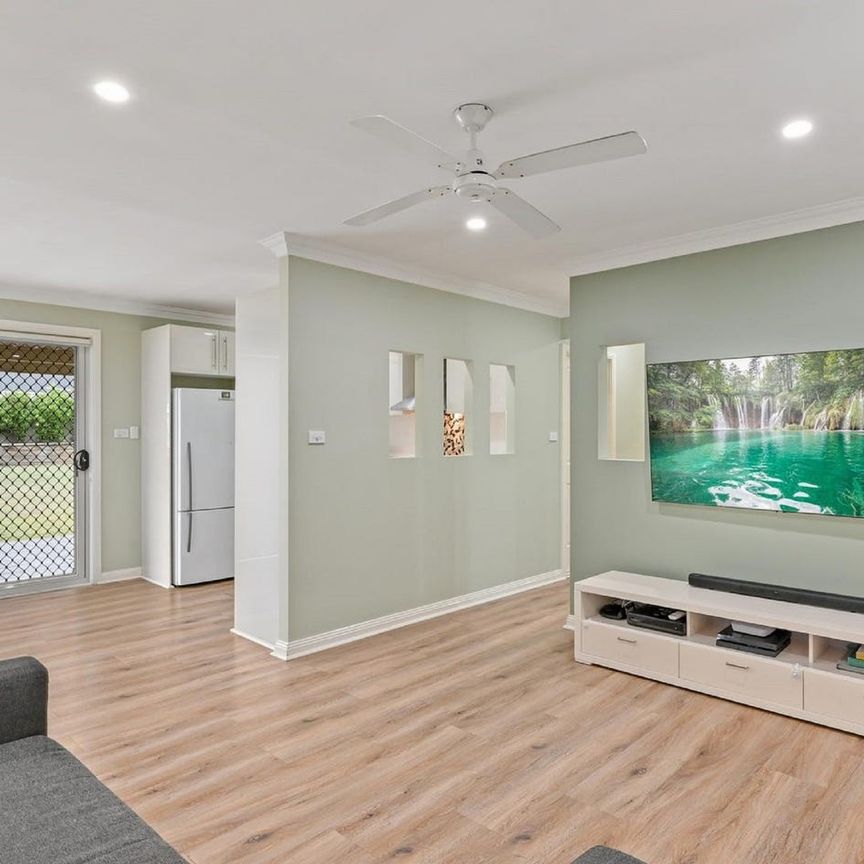 Stunning three bedroom home - Photo 1