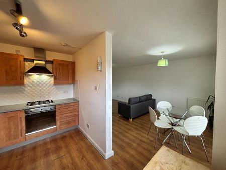 2 bedroom flat to rent - Photo 4