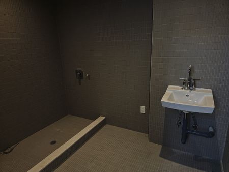 For Lease - 15 Watergarden Drive Unit# 1410, Mississauga, Ontario - Photo 3