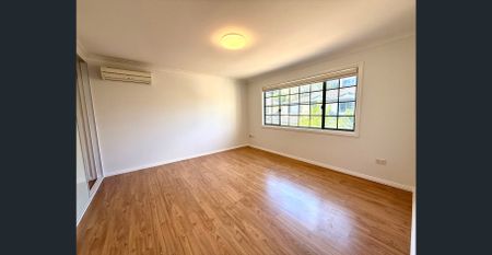 Newly renovated Stunning Three Bedroom Townhouse For Leasing - Photo 4