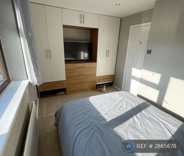 2 bedroom semi-detached house to rent - Photo 4