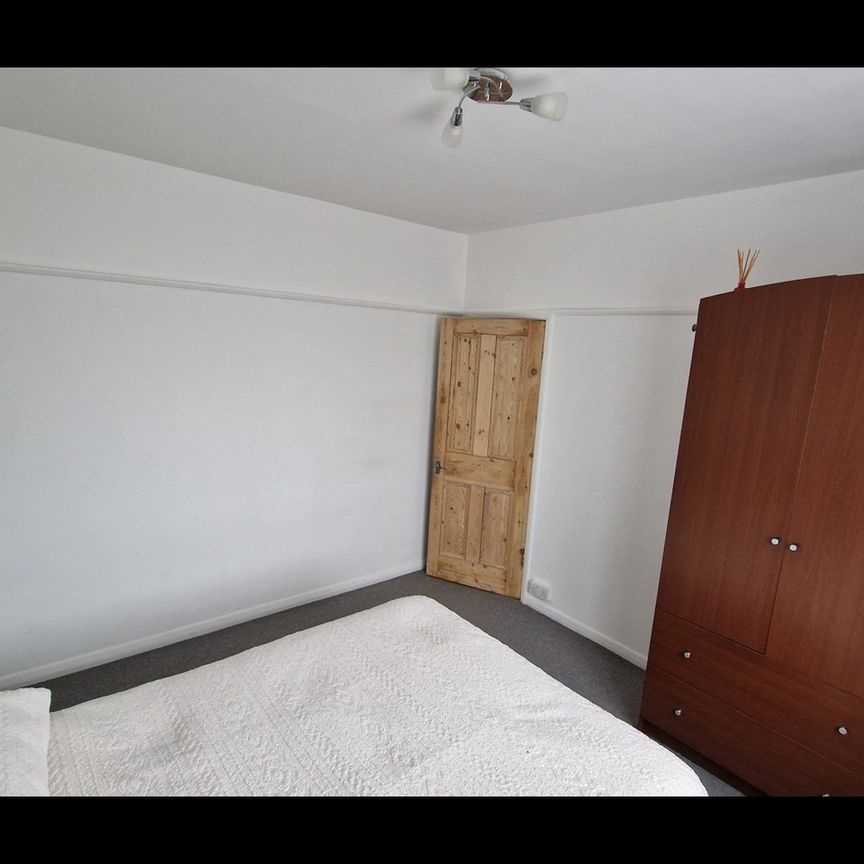 Room in a Shared House, Sherwood Avenue, SW16 - Photo 1