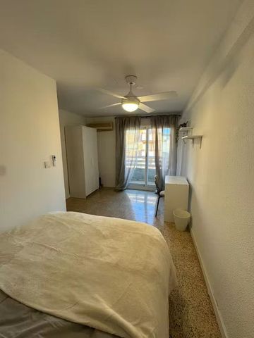 Avinguda d'Ausiàs March, Alaquàs, Valencian Community 46970 - Foto 2