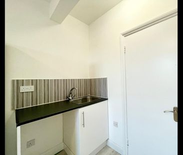 Studio Flat, Shelbourne Road, N17 - Photo 2