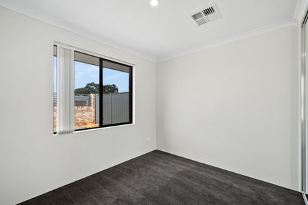 64 Warlander View, Forrestdale WA 6112 - Photo 3