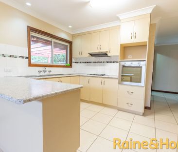 Convenient Location - Photo 5