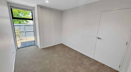 Private Home - 3 Bed 3 Bath! - Photo 2