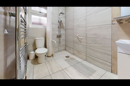 2 Bed Flat, Wanstead Park Avenue, E12 - Photo 5