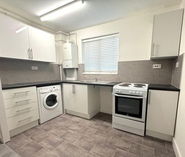 1 bedroom semi-detached house to rent - Photo 2