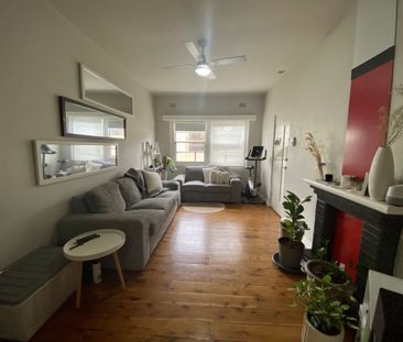 Beautifully Renovated 2 Bedroom Unit! - Photo 2