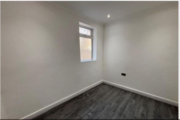 Hall Lane, L7 - Photo 1