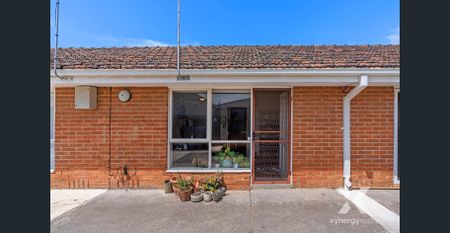 A Contemporary Haven in the Heart of Brunswick's Blue Ribbon Locale (unfurnished) - Photo 5