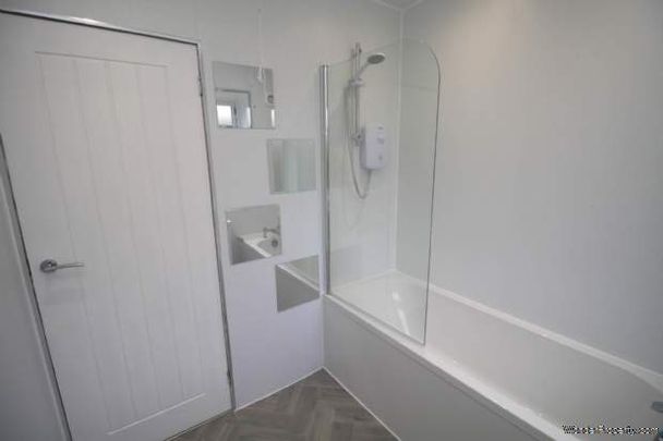 3 bedroom property to rent in Port Glasgow - Photo 1