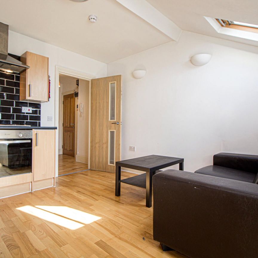 Apt 6, 21 Hyde Terrace - Photo 1