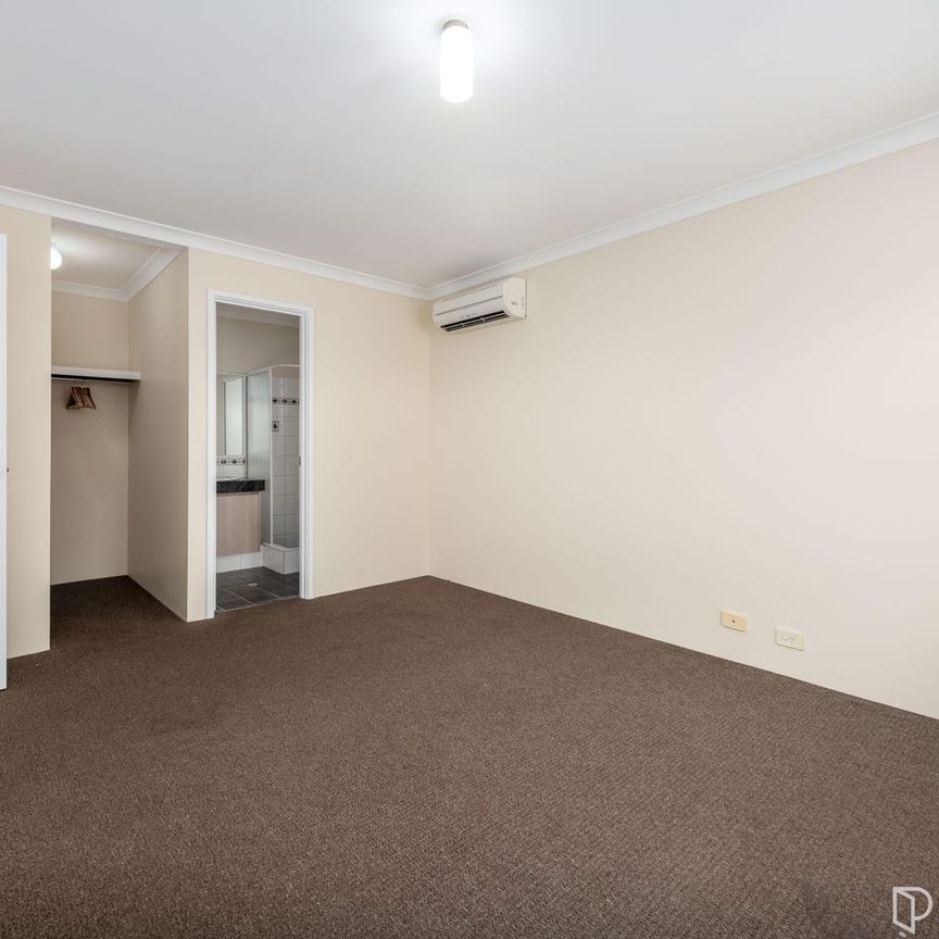 Spacious Family Living with Room to Entertain - Photo 1