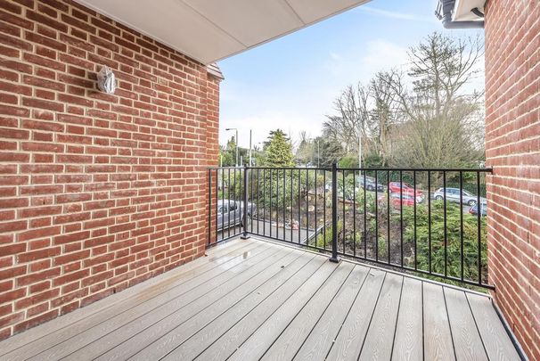 3 bedroom flat to rent - Photo 1