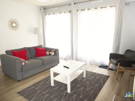 Location Appartement 2 pièces 46m² COURBEVOIE 92400 - Photo 2