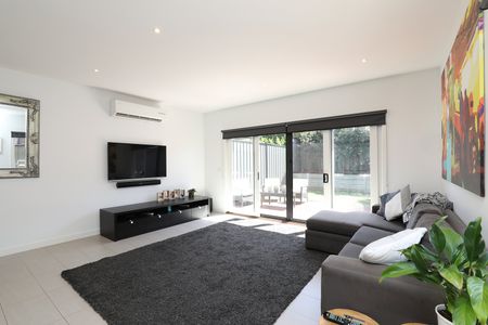 14 Harrington Road, Airport West VIC 3042 - Photo 3