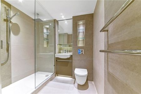 Spacious Two Bedroom Apartment for Rent in Royal Arsenal Riverside - Photo 5