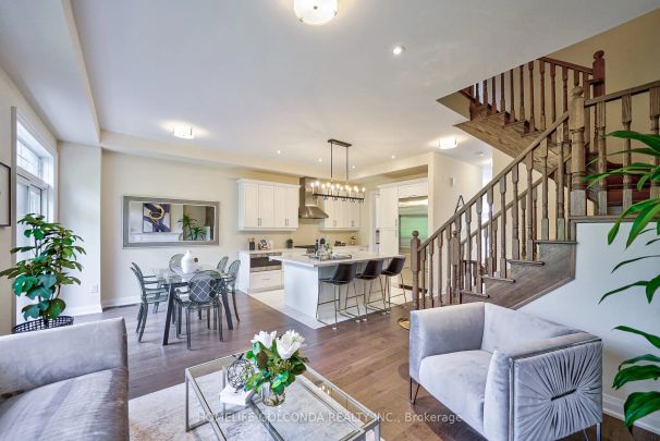 Condo Townhouse For Lease | N9258349 - Photo 1