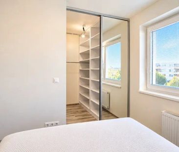 Pronájem bytu 3+kk s balkonem a 2 parkovacími stáními, Praha 9 – Kyje - Photo 4