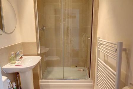 Studio to rent - Photo 5