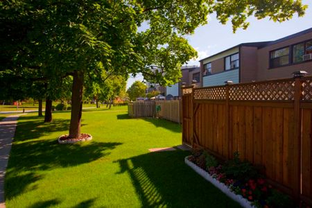 West Park Village Townhomes - Townhouse (3 bedroom) - Photo 5