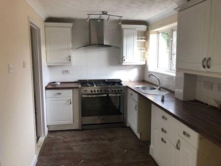 3 bedroom house to rent - Photo 3