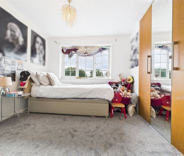 Springfield Avenue, Hampton, TW12 - Photo 6