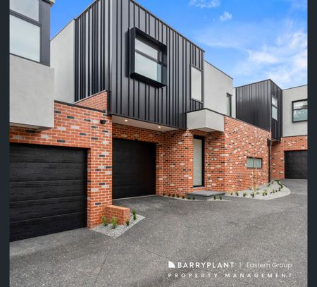 2/16 Ashford Street, Templestowe Lower, Vic 3107 - Photo 2