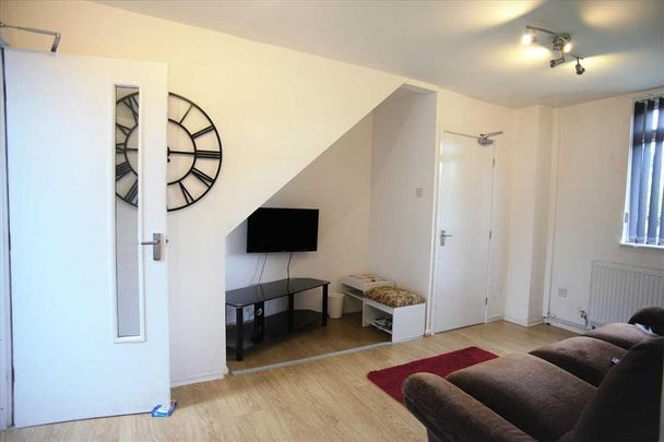 7 bedroom house share to rent - Photo 1