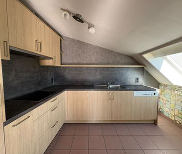 Dakappartement met 1 slp en parking in het hart van Zonhoven - Photo 1
