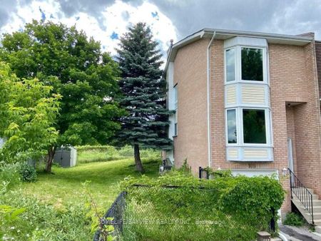 For Lease - 109 William Curtis Circle, Newmarket, Ontario - Photo 4